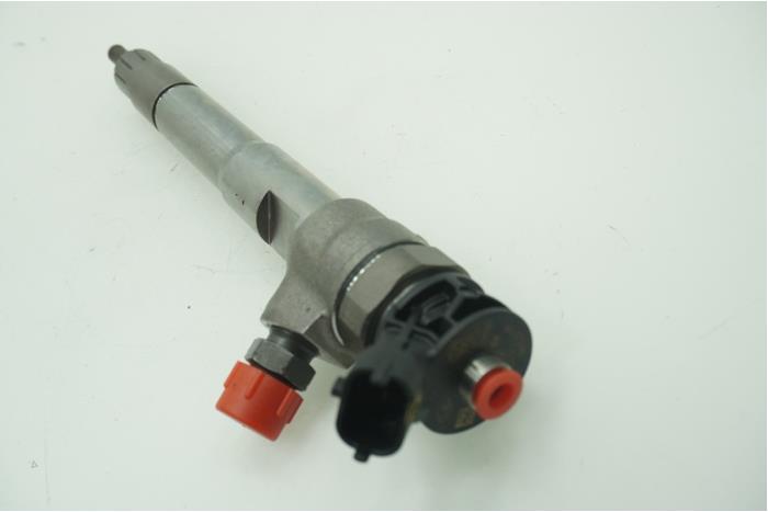 Injector (diesel) from a Fiat Talento 2.0 EcoJet BiTurbo 170 2022