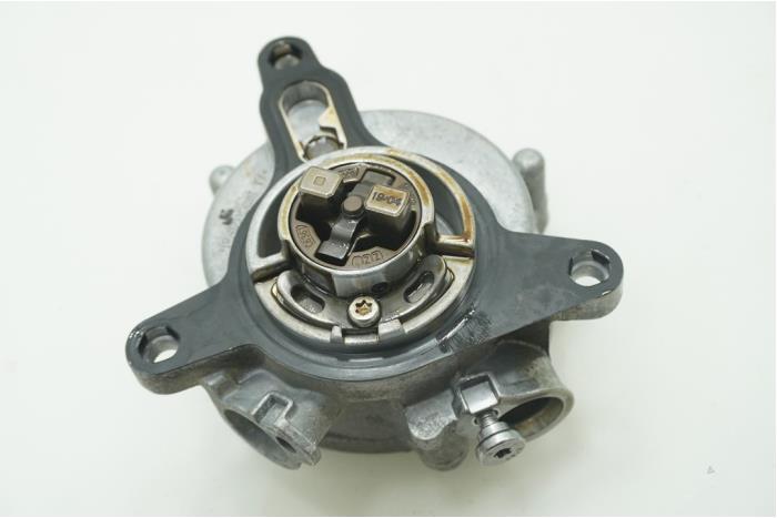 Vacuum pump (petrol) from a Opel Astra K Sports Tourer 1.2 Turbo 12V 2021