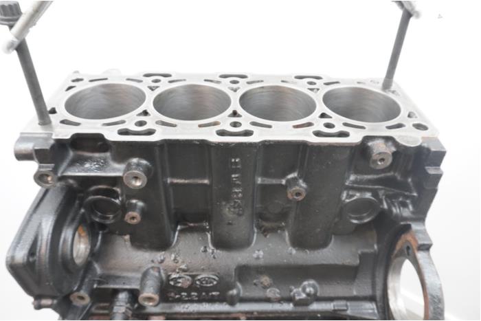 Engine from a Hyundai Santa Fe II (CM) 2.2 CRDi 16V 4x2 2010