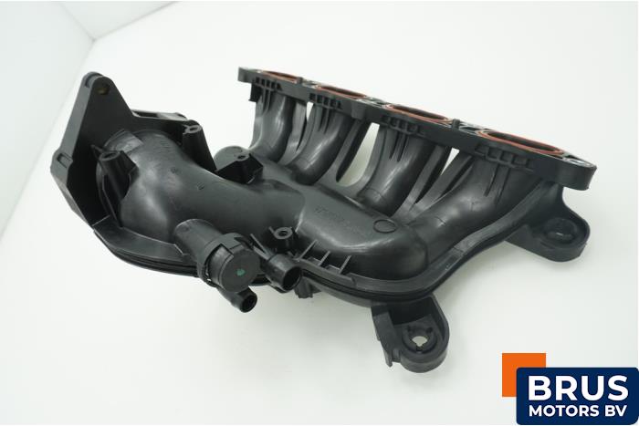 Używane Kolektor dolotowy BMW 1 serie (F20) 116i 1.6 16V Cena € 90,75 Z VAT oferowane przez Brus Motors BV