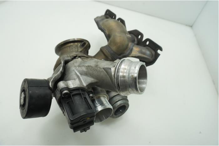 Turbo from a BMW 1 serie (F20) 114i 1.6 16V 2014