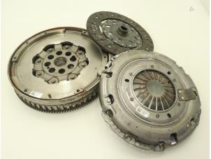 New Clutch kit (complete) Mercedes Vito (447.6) 1.6 109 CDI 16V Price € 484,00 Inclusive VAT offered by Brus Motors BV