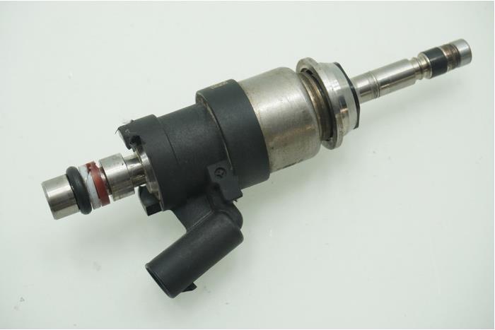 Injector (petrol injection) from a Opel Astra K Sports Tourer 1.2 Turbo 12V 2022
