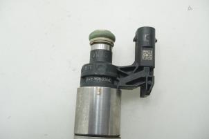 Gebrauchte Injektor (Benzineinspritzung) Skoda Octavia Combi (5EAC) 1.4 TSI 16V Preis € 60,50 Mit Mehrwertsteuer angeboten von Brus Motors BV