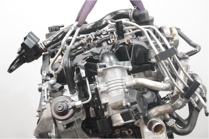 Motor van een Volkswagen Crafter 2.0 BiTDI 4Motion 2014