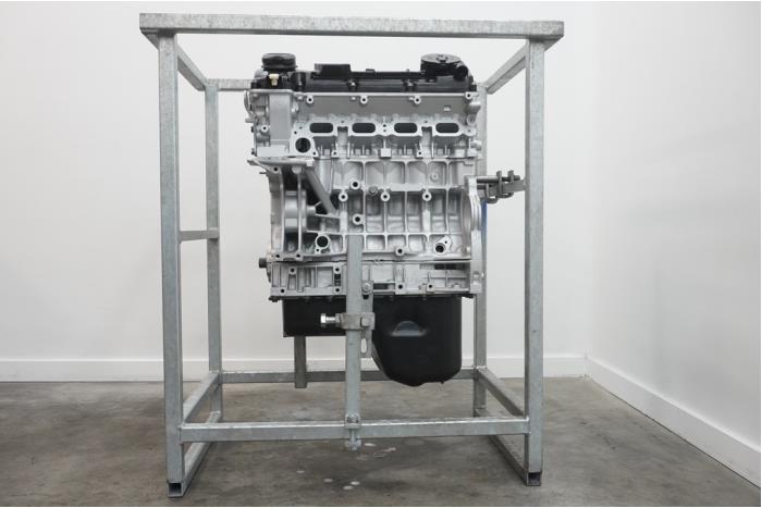 Engine from a BMW 3 serie (E90) 316i 16V 2011
