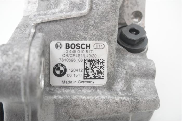 Mechanical fuel pump from a BMW 3 serie (F30) 316d 2.0 16V 2014