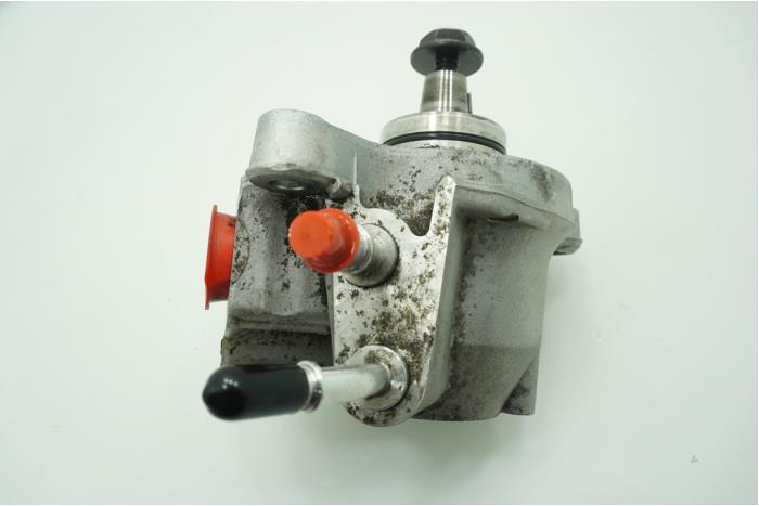 Mechanical fuel pump from a Ford Transit 2.0 TDCi 16V Eco Blue 105 2019