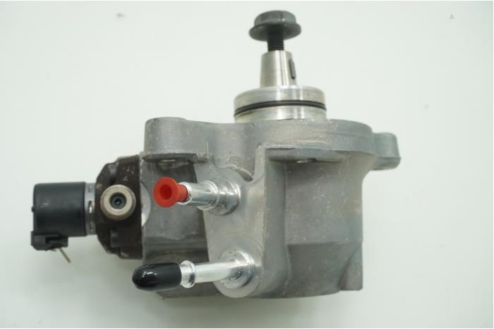 Mechanical fuel pump from a Ford Transit 2.0 TDCi 16V Eco Blue 130 2018