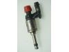 Injector (petrol injection) from a Volkswagen Golf VII (AUA), 2012 / 2021 1.0 TSI 12V BlueMotion, Hatchback, Petrol, 999cc, 85kW (116pk), FWD, CHZD, 2015-05 / 2020-08 2018