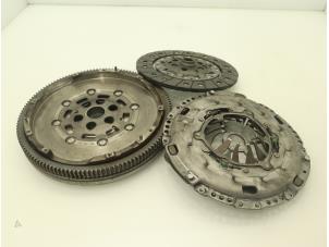 Used Clutch kit (complete) Volkswagen Transporter T6 2.0 TDI Price € 302,50 Inclusive VAT offered by Brus Motors BV