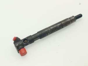 Used Injector (diesel) Mercedes Sprinter 3,5t (906.13/906.23) 313 CDI 16V Price € 151,25 Inclusive VAT offered by Brus Motors BV