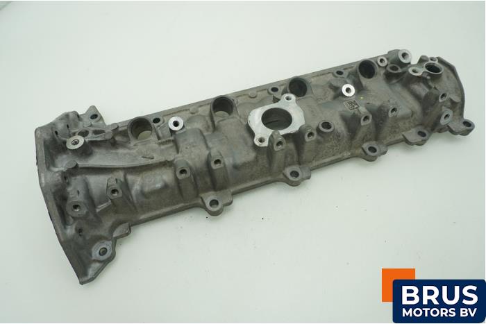 Ventildeckel van een Mercedes-Benz CLA (118.3) 1.3 CLA-200 Turbo 16V 2021