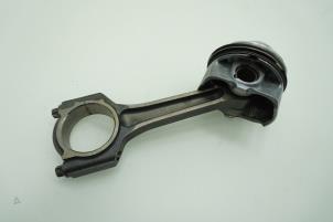 Usados Biela Ford Focus 3 1.0 Ti-VCT EcoBoost 12V 125 Precio € 90,75 IVA incluido ofrecido por Brus Motors BV