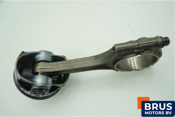 Usados Biela Volvo XC40 (XZ) 2.0 T4 AWD Geartronic 16V Precio € 90,75 IVA incluido ofrecido por Brus Motors BV