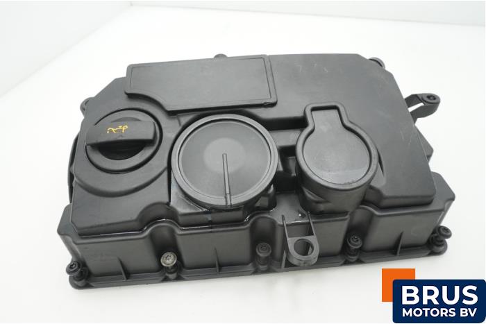 Usagé Couvercle soupapes Volkswagen Caddy III (2KA,2KH,2CA,2CH) 1.9 TDI Prix € 60,50 Prix TTC proposé par Brus Motors BV