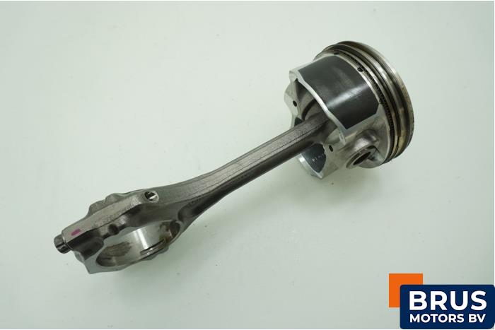 Usados Biela Smart Fortwo Cabrio (451.4) 1.0 52 kW Precio € 90,75 IVA incluido ofrecido por Brus Motors BV