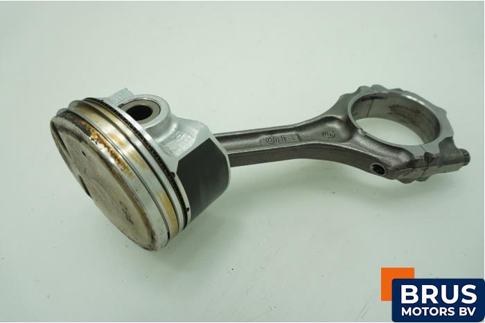 Usados Biela Smart Fortwo Cabrio (451.4) 1.0 52 kW Precio € 90,75 IVA incluido ofrecido por Brus Motors BV