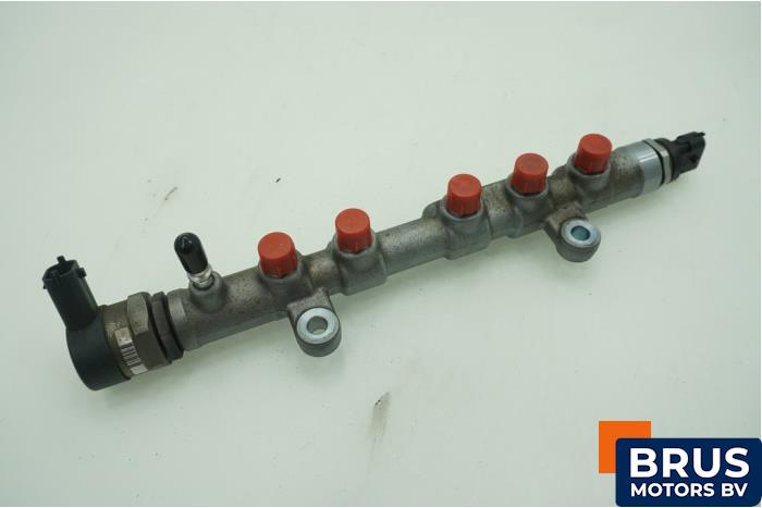 2016 Land Rover Discovery Sport Injector Fuel injector nozzle Landrover Discovery Sport 2.0 TD4 180 16V ...