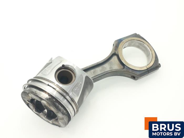 Usagé Bielle Mercedes Sprinter 3,5t (906.63) 314 CDI 16V Prix € 90,75 Prix TTC proposé par Brus Motors BV
