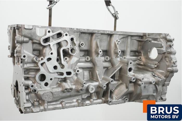 Used Engine crankcase Mercedes E (W213) E-400d 2.9 24V Price € 1.210,00 Inclusive VAT offered by Brus Motors BV