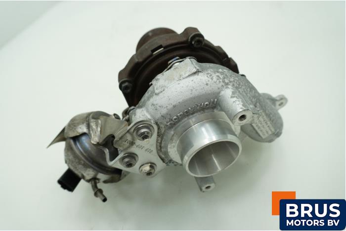 Używane Turbo Ford Mondeo V 1.5 TDCi Cena € 363,00 Z VAT oferowane przez Brus Motors BV