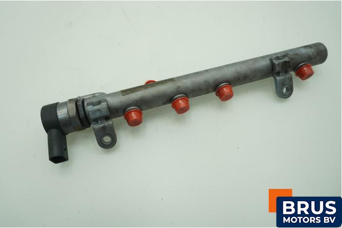 Gebrauchte Einspritzdüse (Einspritzer) Jeep Grand Cherokee (WH/WK) 3.0 CRD V6 24V DPF Preis € 181,50 Mit Mehrwertsteuer angeboten von Brus Motors BV