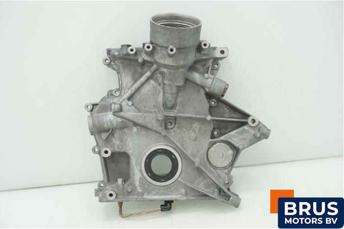 Usagé Couvercle de distribution Mercedes C (W205) C-180 1.6 16V Prix € 151,25 Prix TTC proposé par Brus Motors BV