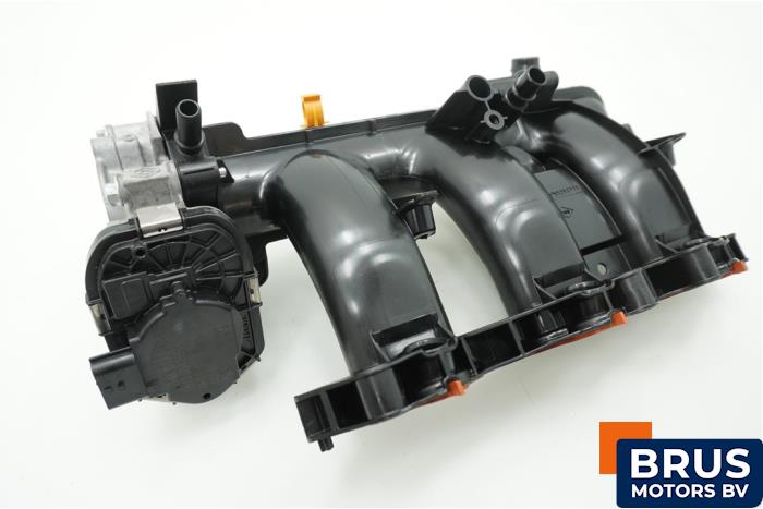 Używane Kolektor dolotowy Renault Captur II (RJB) 1.0 TCe 12V Cena € 211,75 Z VAT oferowane przez Brus Motors BV