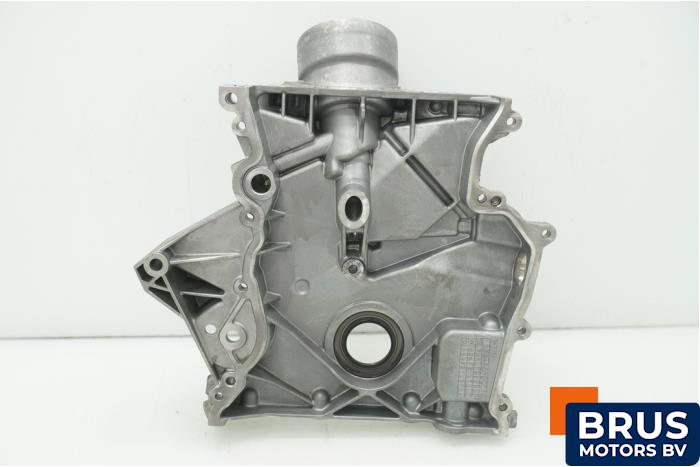 Usagé Couvercle de distribution Mercedes C (W205) C-160 1.6 16V Prix € 90,75 Prix TTC proposé par Brus Motors BV