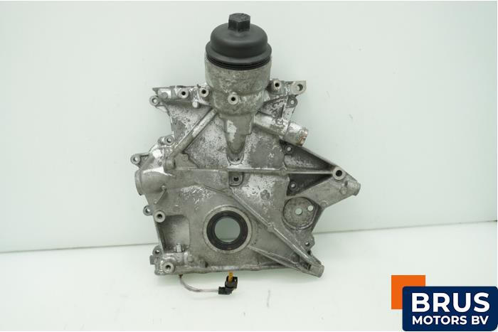 Usagé Couvercle de distribution Mercedes C Estate (S205) C-200 2.0 CGI 16V Prix € 90,75 Prix TTC proposé par Brus Motors BV