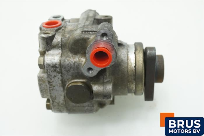 Usagé Pompe direction assistée Volkswagen Amarok 3.0 TDI V6 24V 4Motion Prix € 181,50 Prix TTC proposé par Brus Motors BV