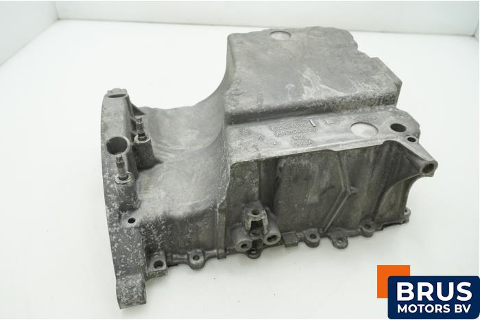 Usagé Couvercle carter Ford Focus 3 1.0 Ti-VCT EcoBoost 12V 125 Prix € 90,75 Prix TTC proposé par Brus Motors BV