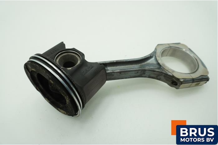 Usados Biela Mercedes E (W213) E-400d 2.9 24V Precio € 181,50 IVA incluido ofrecido por Brus Motors BV