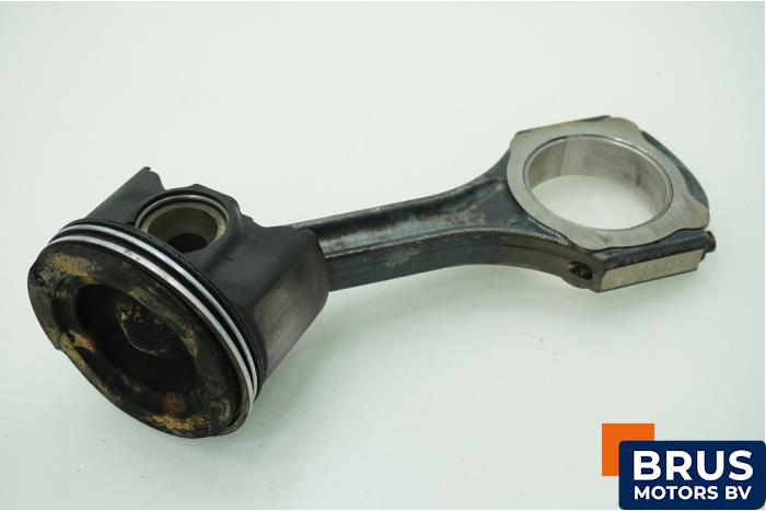 Usados Biela Mercedes E (W213) E-400d 2.9 24V Precio € 181,50 IVA incluido ofrecido por Brus Motors BV