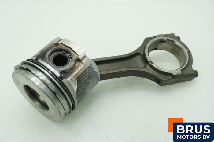 Begagnade Vevstake Mazda 5 (CR19) 2.0 CiDT 16V Normal Power Pris € 90,75 Inklusive moms erbjuds av Brus Motors BV