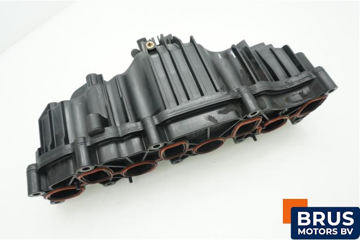 Usados Colector de escape Volkswagen Transporter T5 2.0 TDI DRF Precio € 121,00 IVA incluido ofrecido por Brus Motors BV