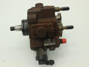 Usados Bomba de gasolina mecánica Renault Master III (FD/HD) 2.5 dCi 16V 100 Precio € 181,50 IVA incluido ofrecido por Brus Motors BV