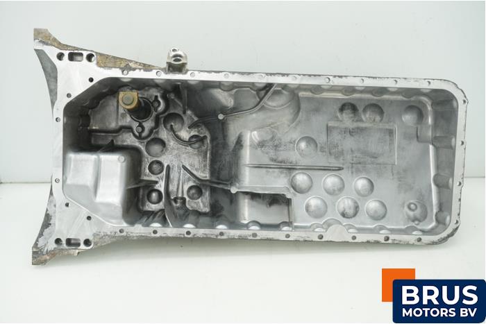 Usagé Couvercle carter Mercedes CLK (C209) 2.7 270 CDI 20V Prix € 90,75 Prix TTC proposé par Brus Motors BV
