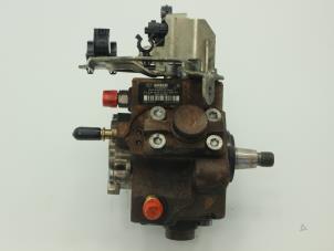 Used Mechanical fuel pump Volvo S40 (MS) 1.6 D 16V Price € 90,75 Inclusive VAT offered by Brus Motors BV