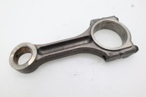 Used Connecting rod Opel Movano (4A1; 4A2; 4B2; 4B3; 4C2; 4C3) 2.5 CDTI Price € 90,75 Inclusive VAT offered by Brus Motors BV