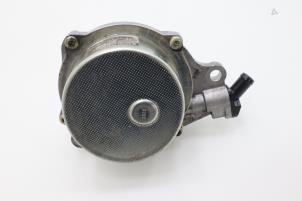 Usagé Pompe à vide (diesel) Opel Omega B (25/26/27) 2.5 DTI 24V Prix € 60,50 Prix TTC proposé par Brus Motors BV