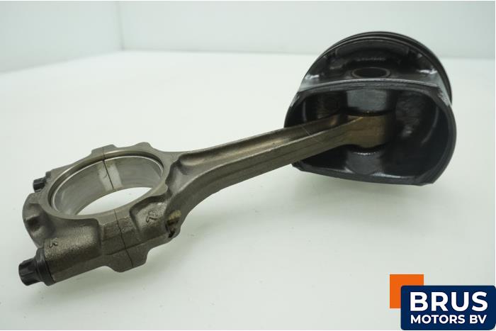 Używane Korbowód Opel Astra G (F07) 1.6 16V Twin Port Cena € 90,75 Z VAT oferowane przez Brus Motors BV