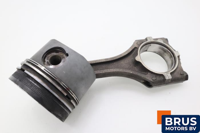 Usagé Bielle Opel Astra F (55) 1.7 DTL Prix € 90,75 Prix TTC proposé par Brus Motors BV