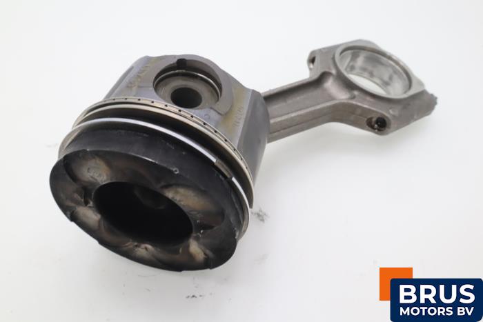 Usagé Bielle Opel Astra G (F07) 2.2 DTi 16V Prix € 90,75 Prix TTC proposé par Brus Motors BV
