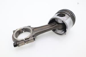 Used Connecting rod Fiat Scudo (220Z) 1.9 TD Price € 90,75 Inclusive VAT offered by Brus Motors BV