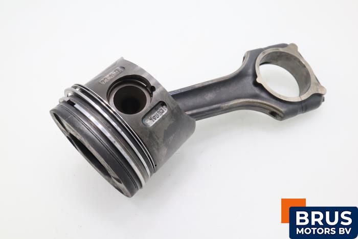 Usagé Bielle Mercedes E (VF211) 2.2 E-220 CDI 16V Prix € 90,75 Prix TTC proposé par Brus Motors BV