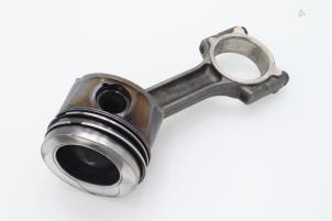 Used Connecting rod Nissan Qashqai (J10) 1.5 dCi Price € 90,75 Inclusive VAT offered by Brus Motors BV