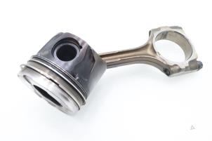 Used Connecting rod Toyota Yaris II (P9) 1.4 D-4D Price € 90,75 Inclusive VAT offered by Brus Motors BV