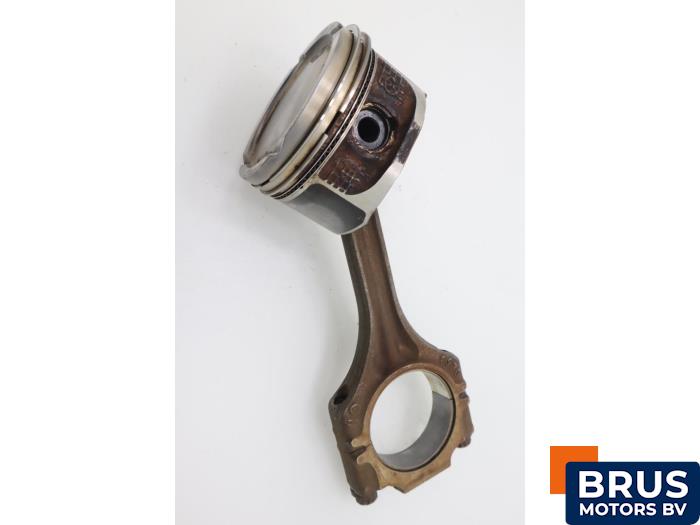 Begagnade Vevstake Volkswagen Bora (1J2) 1.6 16V Pris € 90,75 Inklusive moms erbjuds av Brus Motors BV